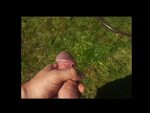 ❤️ Hottie beroa bere pussy arrosa izorratu egiten du eta udako lorategi batean squirt batekin esperma egiten du ❌ Sexu bideoa gurean eu.hentaivost.ru